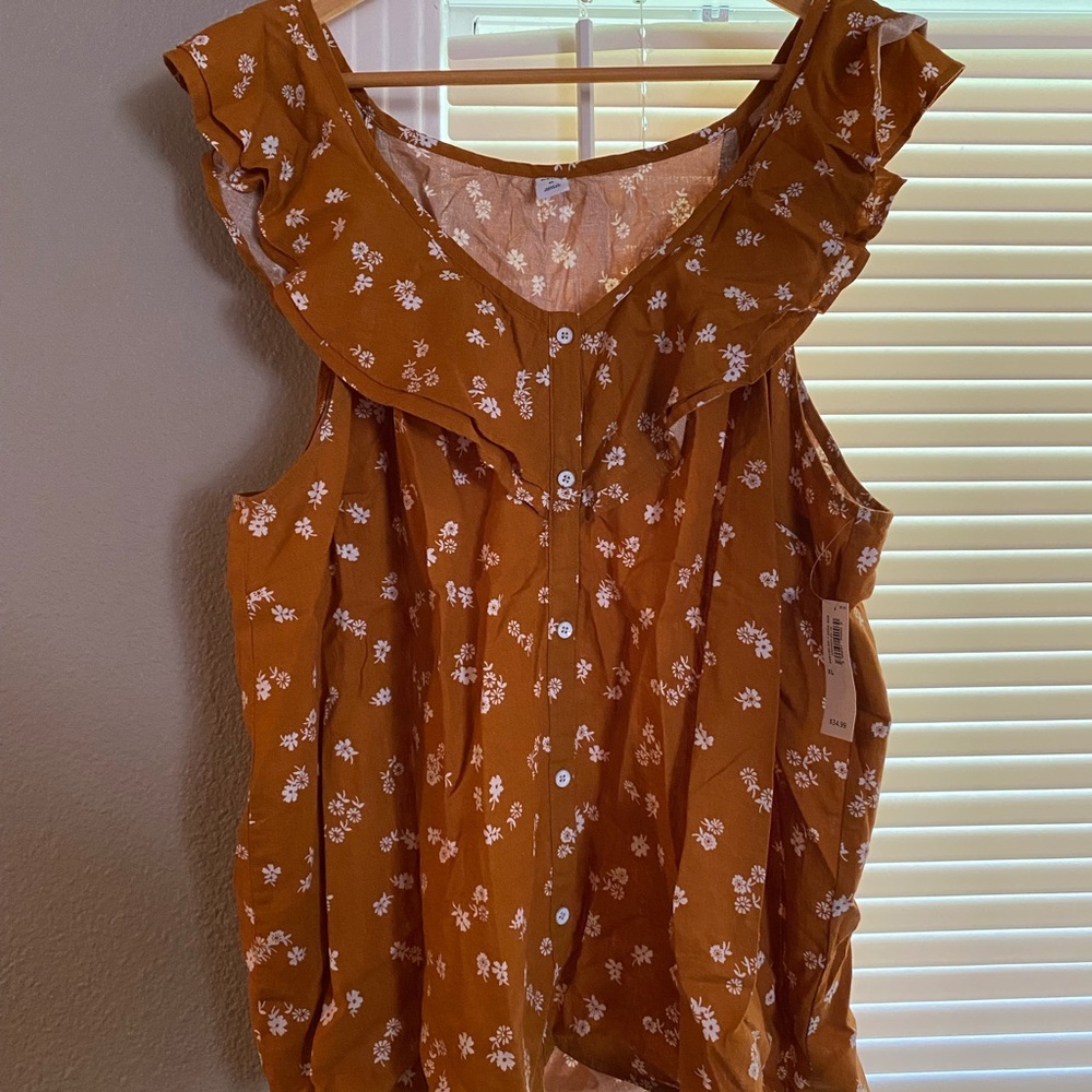 NWT Floral Mustard Old Navy Top